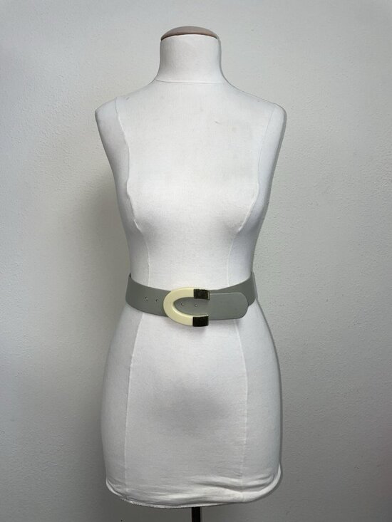 Vintage St. John Green Leather Horseshoe Buckle Ivory Gold-tone Belt Size 2 / M main image 15